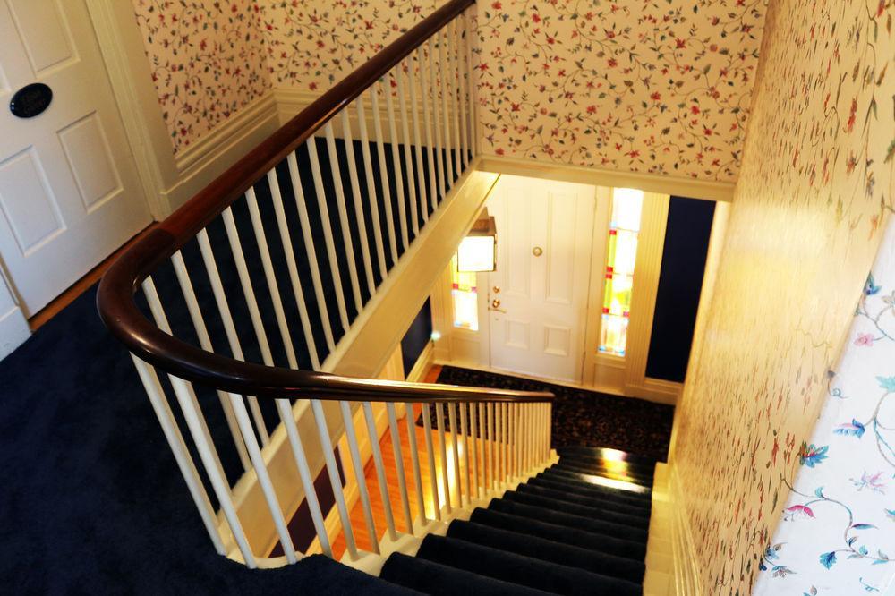 Camden Windward House Hotel ภายนอก รูปภาพ