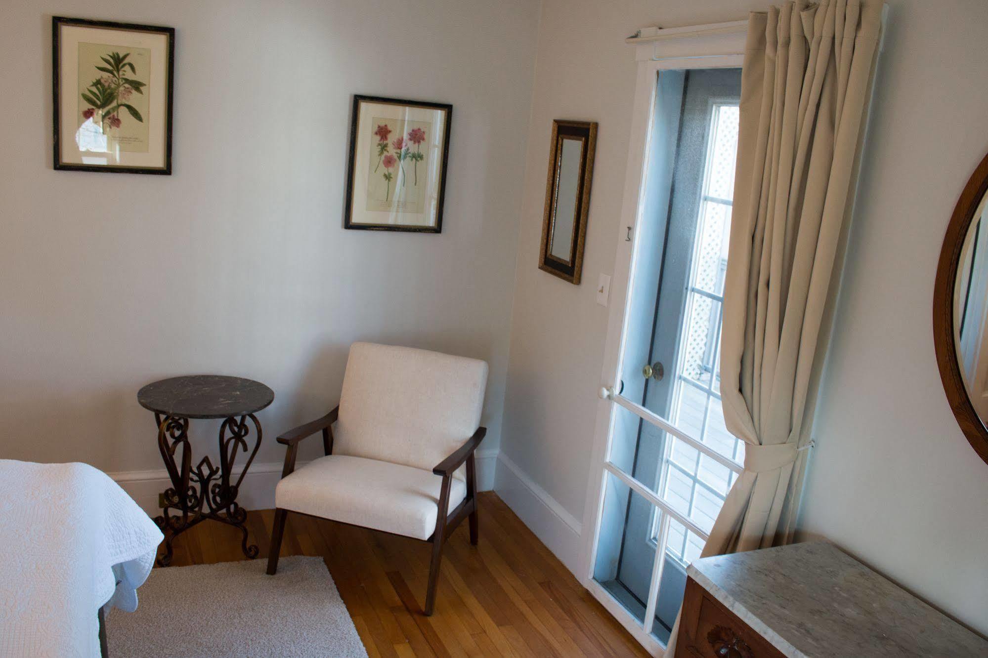 Camden Windward House Hotel ภายนอก รูปภาพ