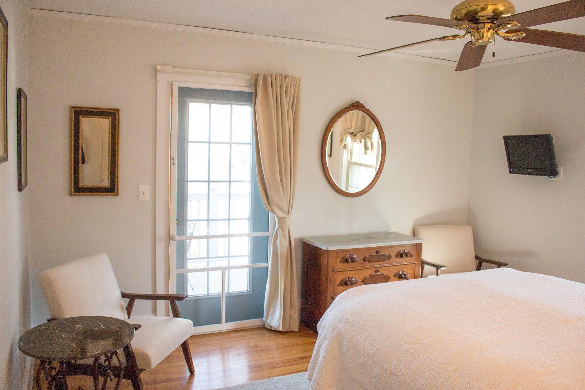 Camden Windward House Hotel ภายนอก รูปภาพ
