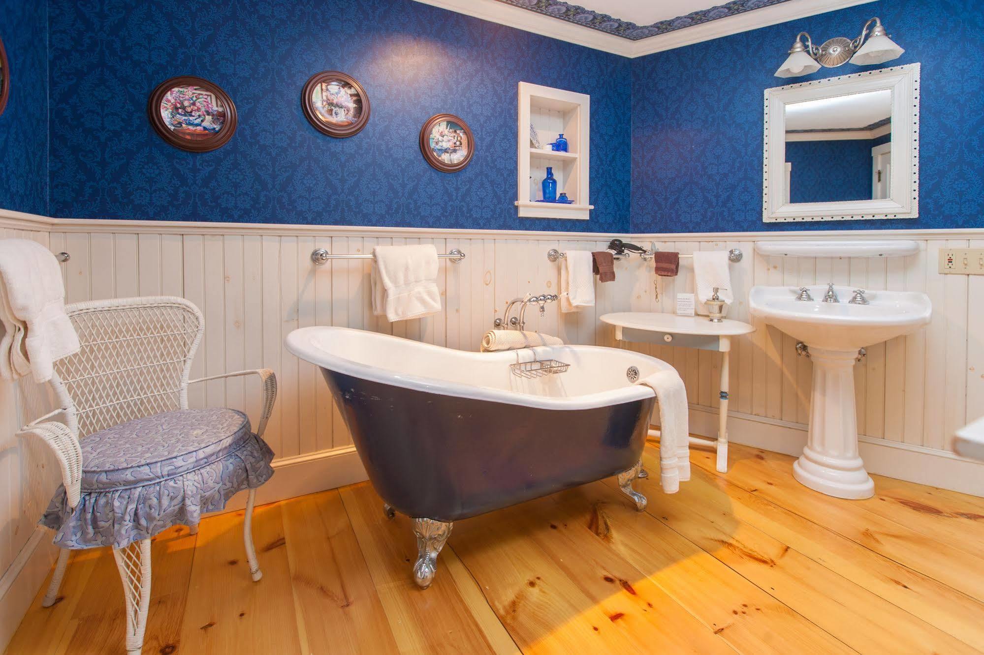 Camden Windward House Hotel ภายนอก รูปภาพ