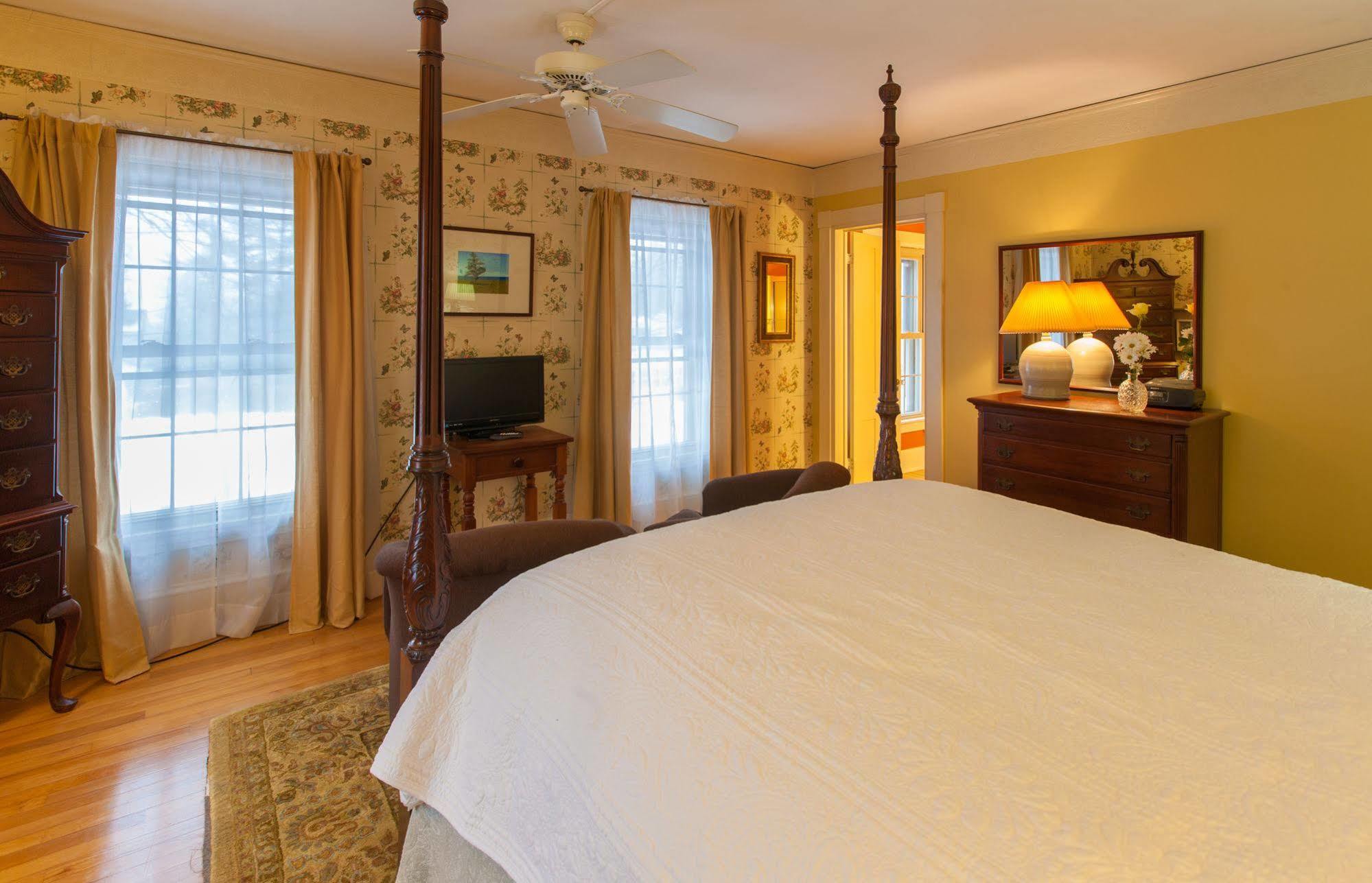 Camden Windward House Hotel ภายนอก รูปภาพ